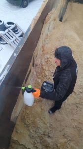 Антигололедный реагент МОНОМЕР для грузовых тонаров чтобы не примерзал песок,грунт,гравий к металлической поверхности кузова грузовика