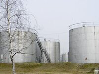 Покупаем стаpые , некондиционные мазут битум гудрон . Зачистка резервуаров и вывоз нефтеотходов