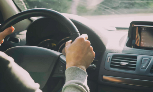 Эксперт назвал причины рывков при разгоне и объяснил, чем опасна езда с такой неисправностью