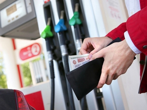 В 25 регионах России начали расти цены на бензин