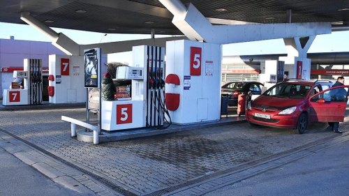 В России запущен сервис, помогающий автовладельцам выявлять недолив на АЗС и экономить на топливе
