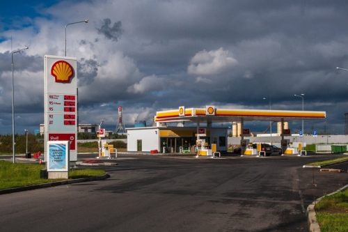 Shell отказалась от российской нефти и объявила о закрытии сети АЗС